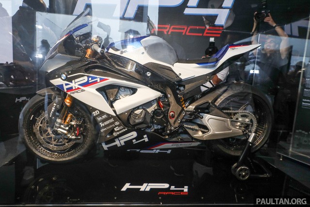 Sieu moto BMW HP4 Race moi gia 2,8 ty tai Malaysia-Hinh-2